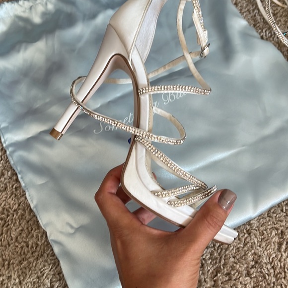 USED wedding heels! They are beautiful - Picture 8 of 8